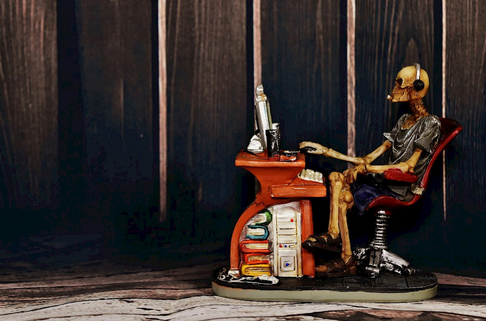 Predavanje: Prekomerna raba zaslonskih tehnologij pri otrocih in mladostnikih (star&scaron;i)