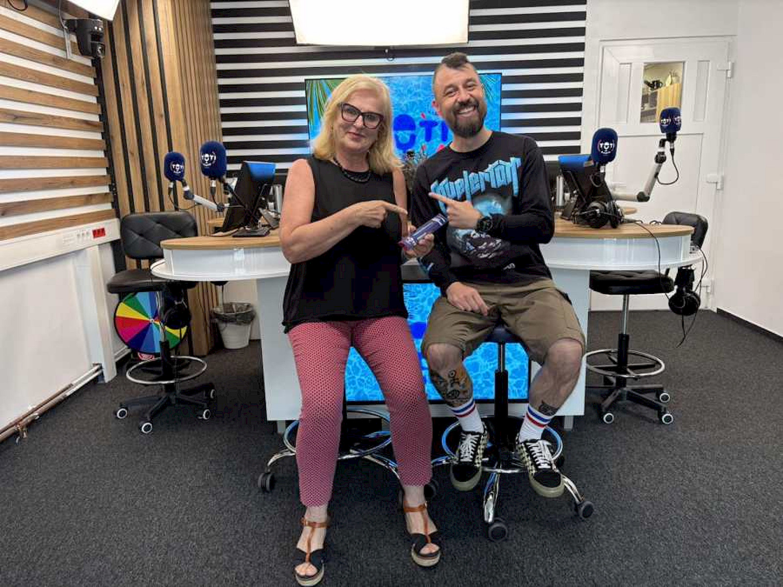 Intervju o prekomerni rabi zaslonov in &scaron;olskih počitnicah na Totem radiu